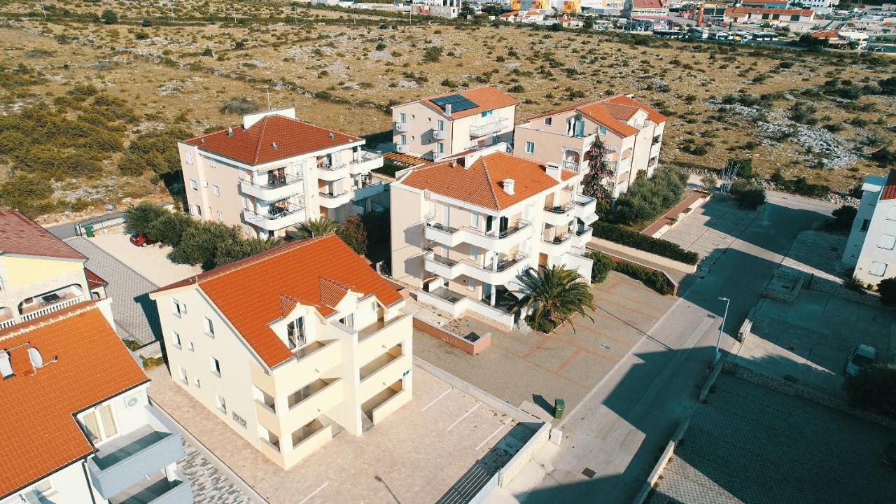 Summer Fun Apartments Novalja Buitenkant foto